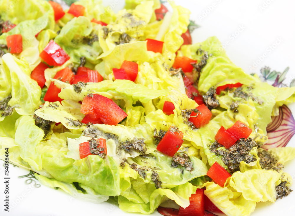 Salat mit Pesto