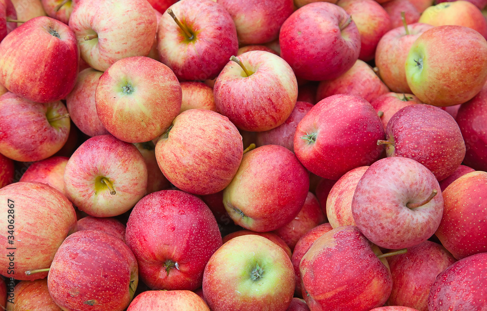 red apples red apples