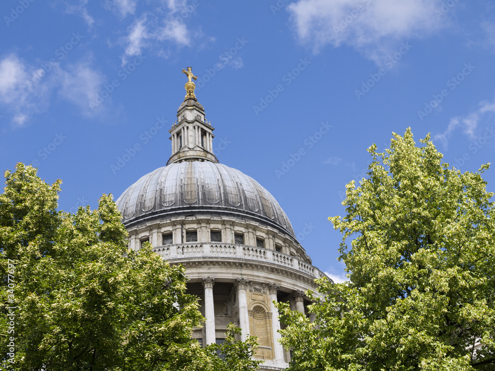 Fototapeta premium Dome of St Pauls Church in London England