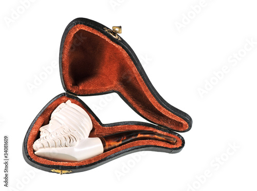 Fotografia meerschaum pipe, isolated on white, shallow depth of field