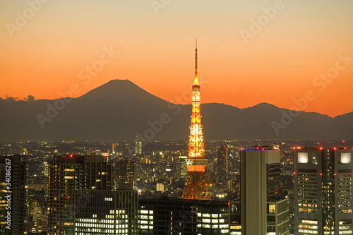 東京の夕焼けと富士山遠望