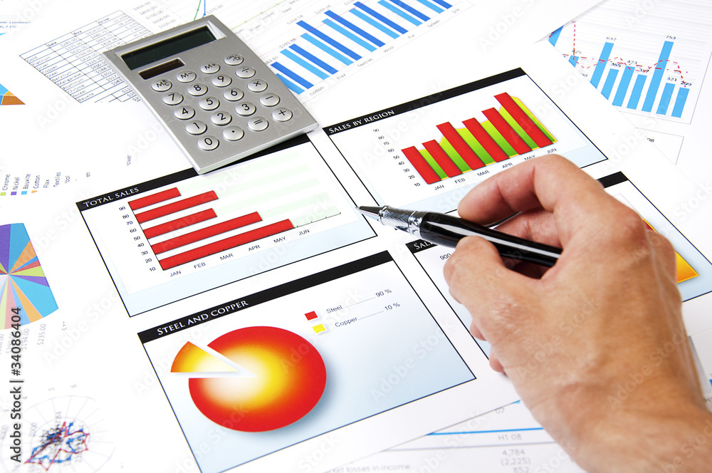 hand with the handle specifies charts of growth