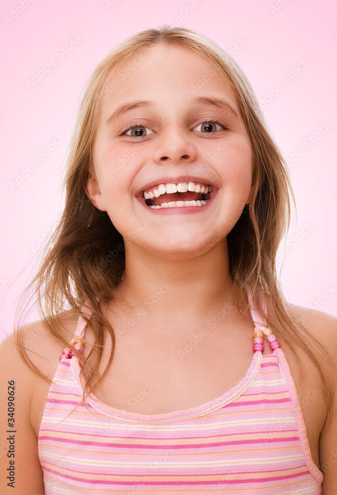 glücklich lachendes Mädchen glücklich lachendes Mädchen