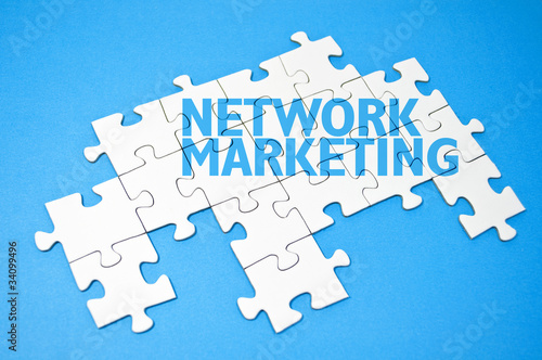 Puzzle mit Network Marketing