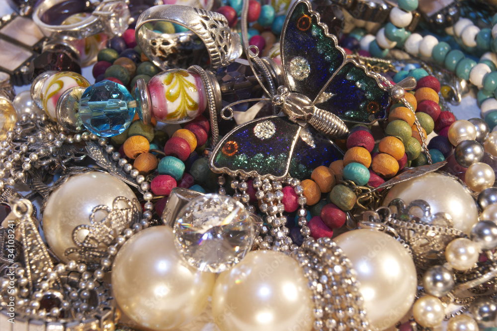 Jewelry - Objects of desire Jewelry - Objects of desire