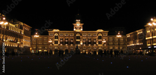 Fototapeta Naklejka Na Ścianę i Meble -  Square at night in Trieste