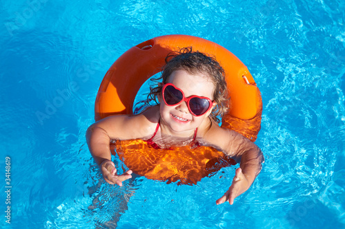 Obraz na płótnie Child Swimming w salonie