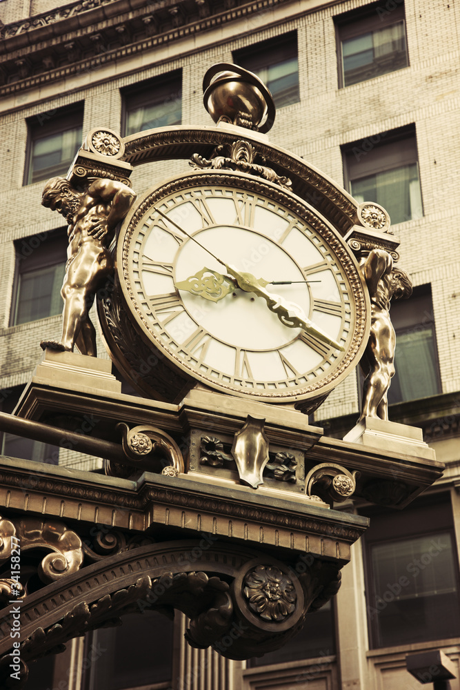 Fototapeta premium Old street clock in downtown Pittsburgh