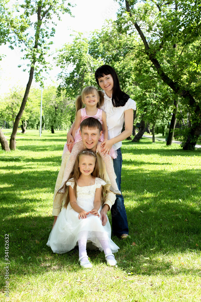 Obraz premium Family together in the park