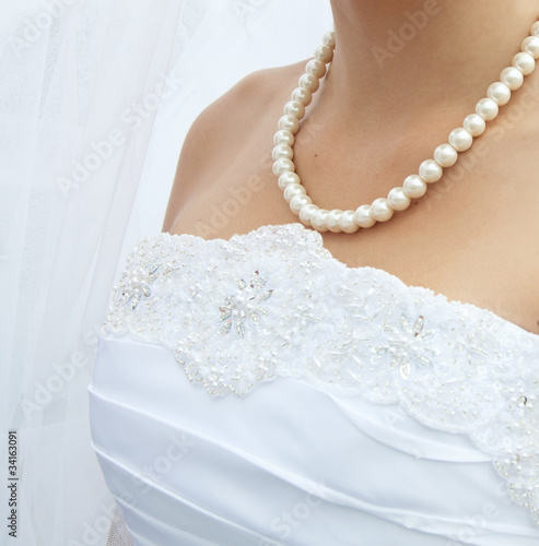 pearls on neck Bride