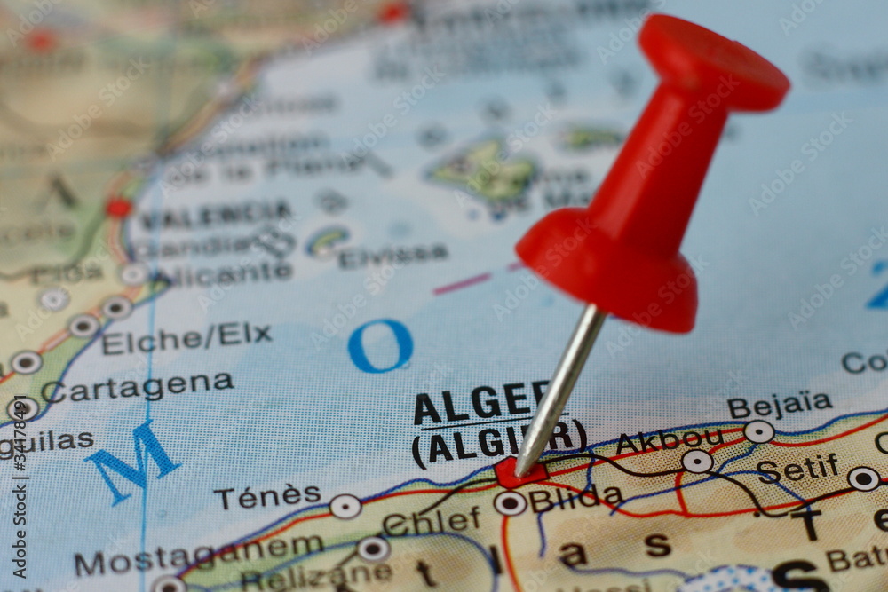 Fototapeta premium Pushpin on the map - Algiers, Algieria