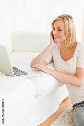 Beautilful woman using a notebook Free Download Beautilful woman using a notebook - GFXLoad