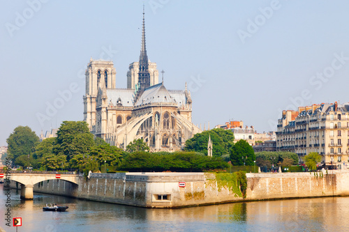 View on Notre Dame de Paris © sborisov