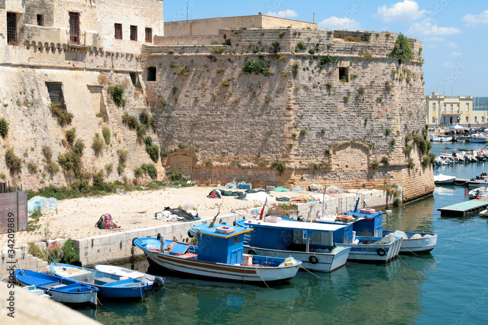 Gallipoli, Apulia - Angevin castle with fishing boats