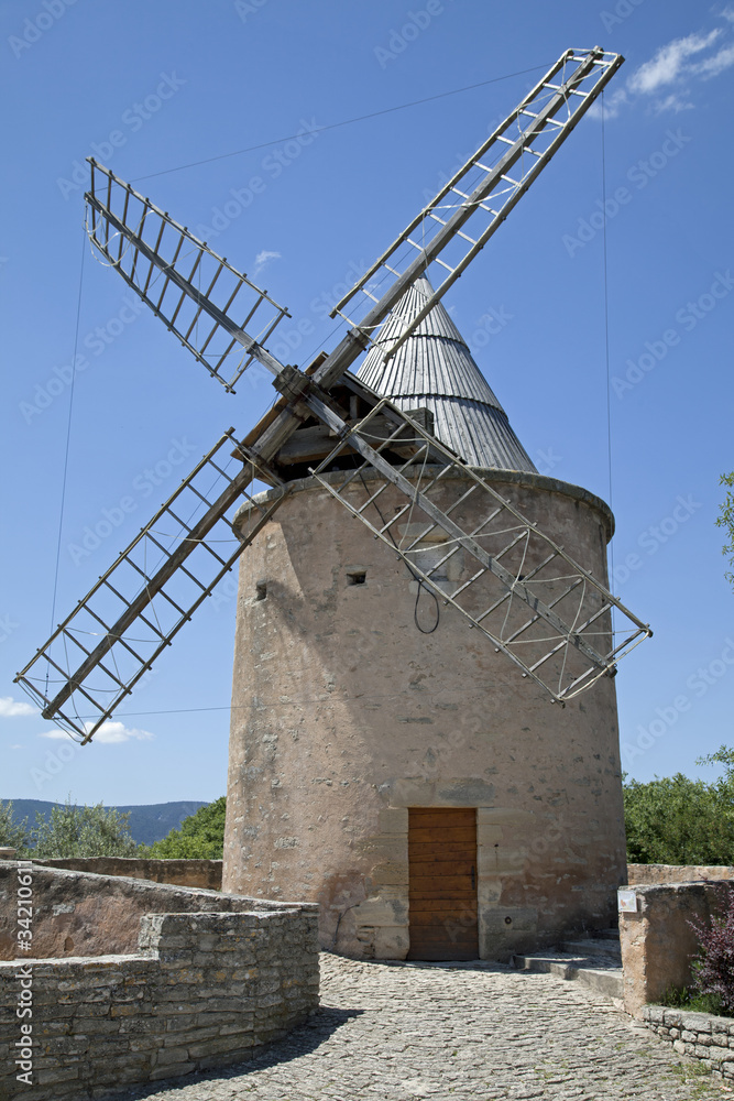 Windmühle in Goult, Provence, Frankreich