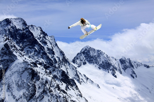 Jumping snowboard © Vasily Merkushev