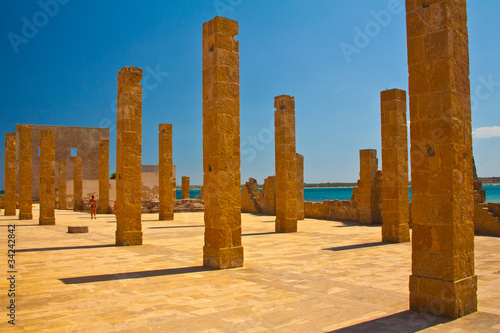 Siracusa, Vendicari colonne della tonnara photo