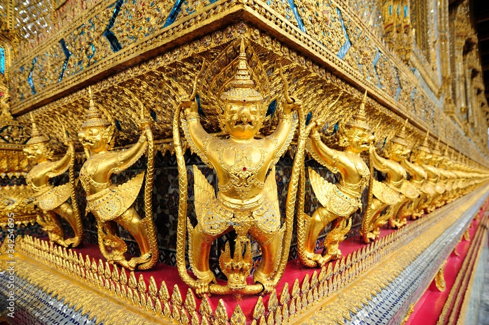 Golden Garuda, Wat Phra Kaew decorations