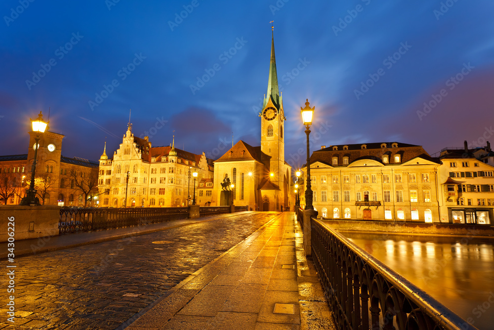 Naklejka premium Zurich at night