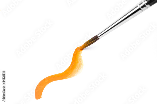 Orangener Pinselstrich