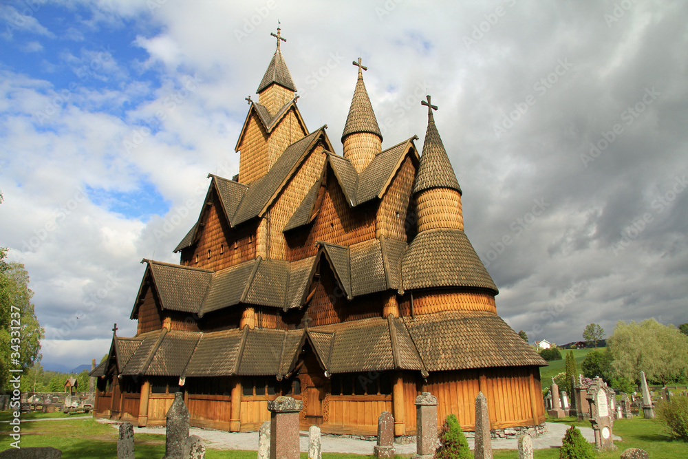 Die Heddal-Stabkirche in Norwegen Die Heddal-Stabkirche in Norwegen