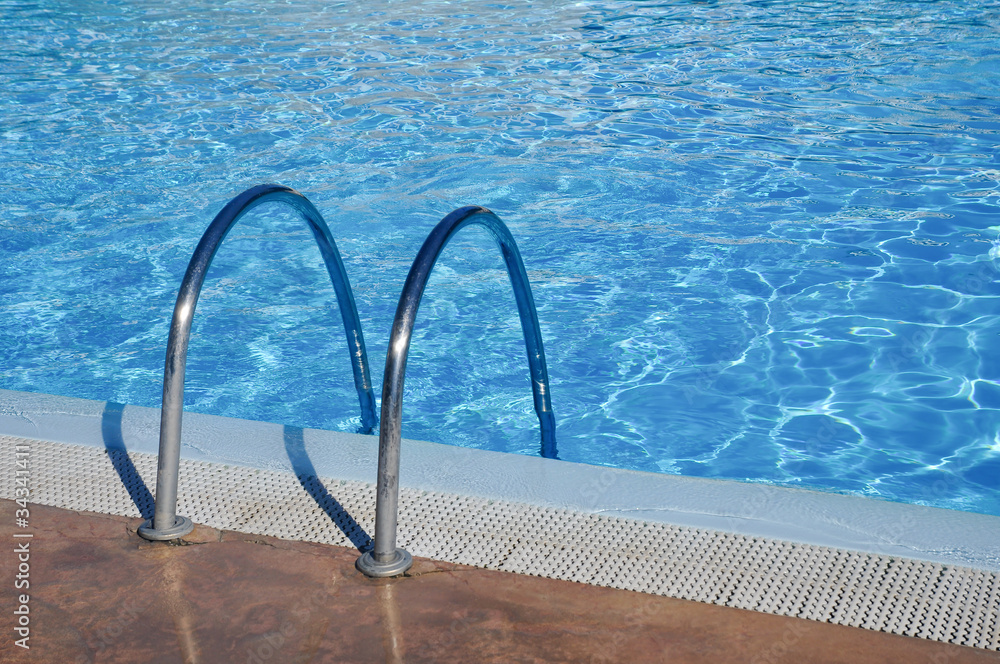 PISCINA PISCINA