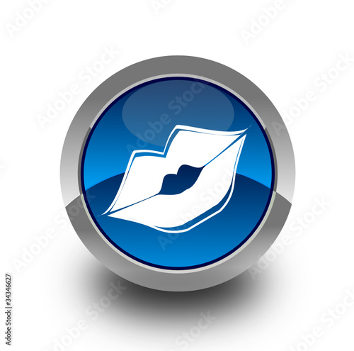 Lips glossy icon