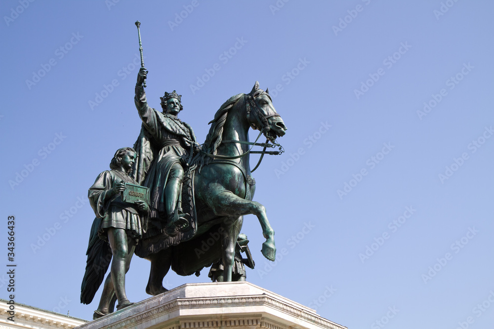 Obraz premium König Ludwig von Bayern Statue in München, Bayern