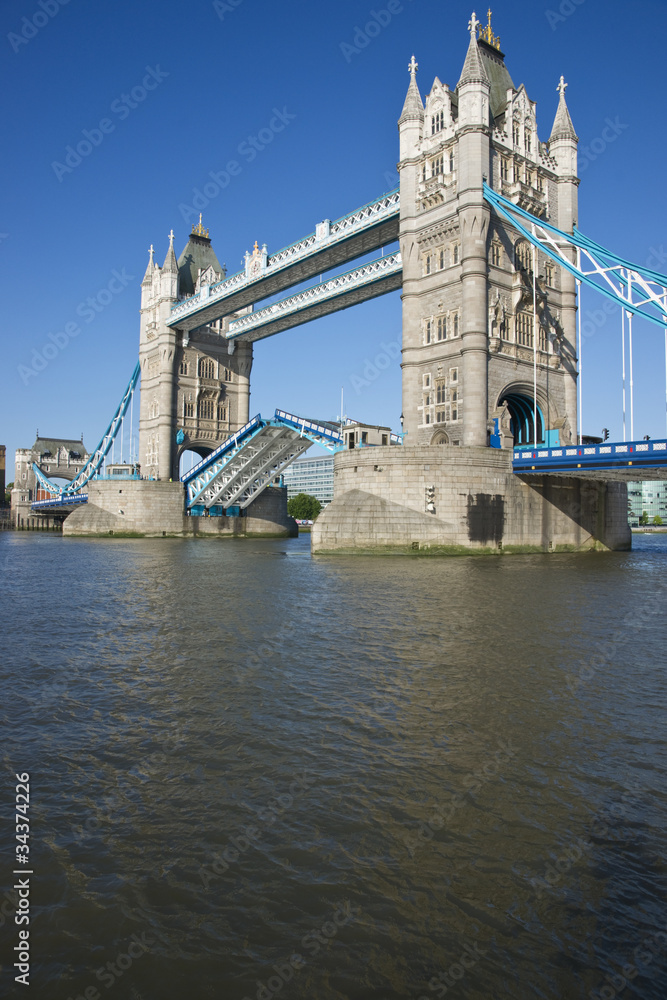 Obraz premium Tower Bridge Open