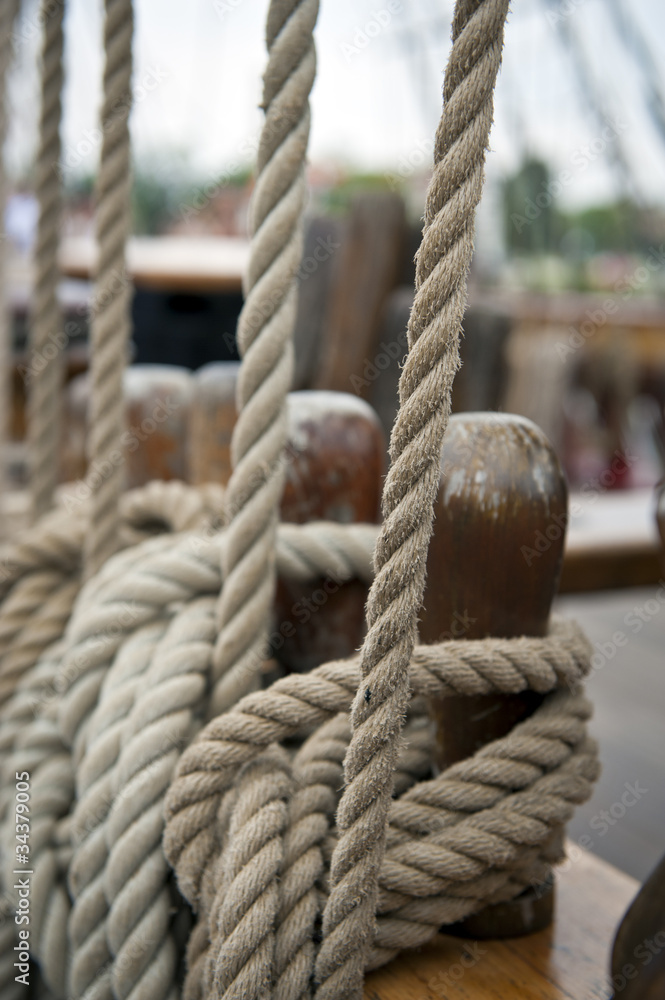 Rope on the old boat
