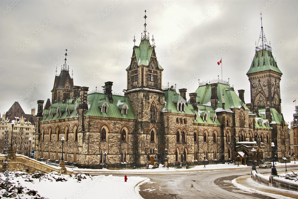 Obraz premium Wing of Canadian Parliament in Ottawa