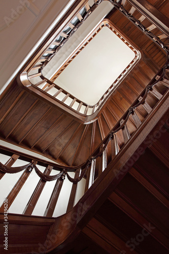 cage d'escalier ancienne en spirale