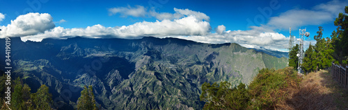 Vue panoramique du Cirque de Cilaos- Ile de La Réunion photo