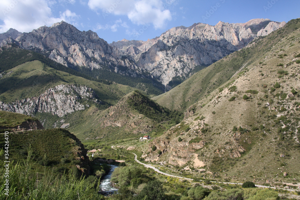 Naklejka premium Кыргызстан.Горы.Ущелье Беш таш.