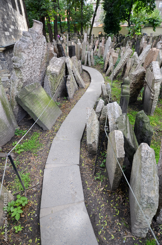 Dans le Vieux Cimetière Juif de Prague photo