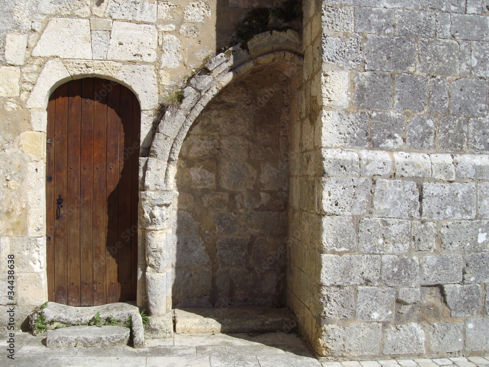 Porte sur le coté de l'Eglise Saint Martin