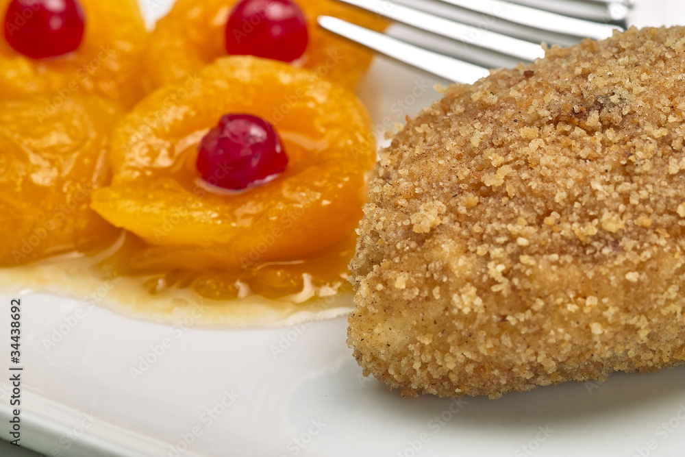 Topfelnknoedel mit Marillenkompott und Johannisbeeren Topfelnknoedel mit Marillenkompott und Johannisbeeren