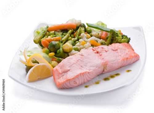 Red fish with boiled vegetable