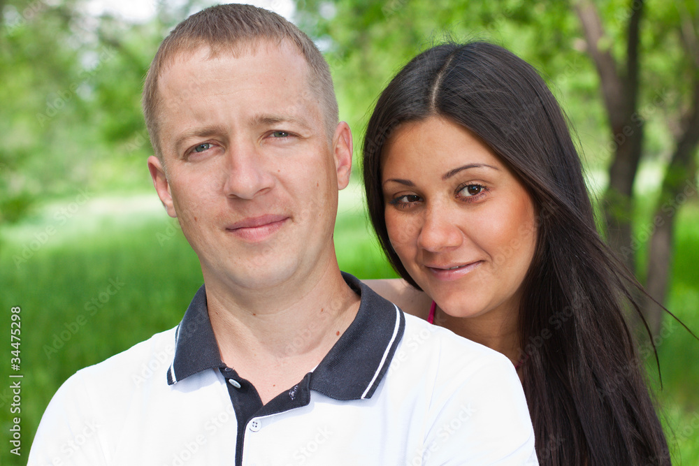 Fototapeta premium Young couple in the park