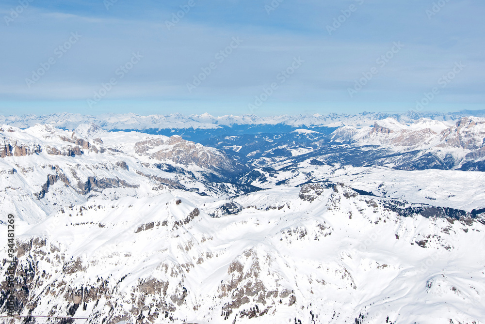Panorama delle montagne imbiancate - Marmolada