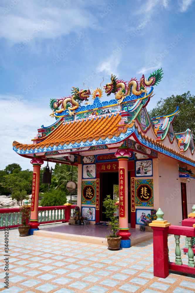 Obraz premium china temple and nice blue sky