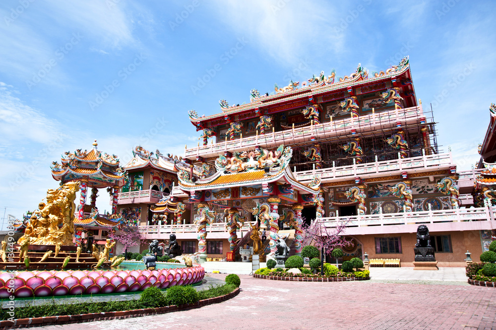 Fototapeta premium china temple and nice blue sky
