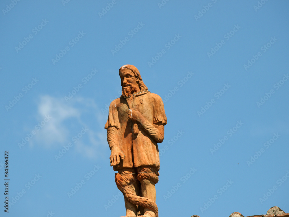 Florence - a sculpture on the roof of the museum of porcelain Florence - a sculpture on the roof of the museum of porcelain