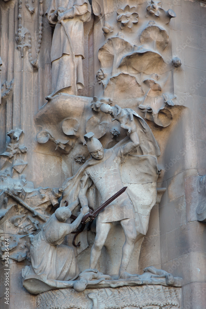 Obraz premium Sculpture in the exterior of the cathedral