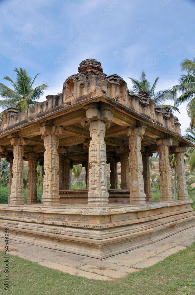 Gejjala Mandapa Temple,  Hampi (India)