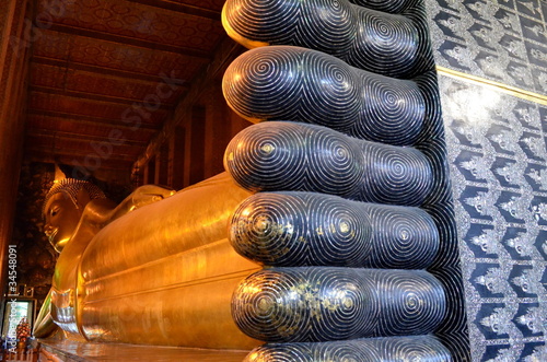 Photography buddha statues at buddhist temple in bangkok