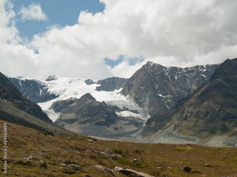 Vallée de Zmutt,glaciers et sommets