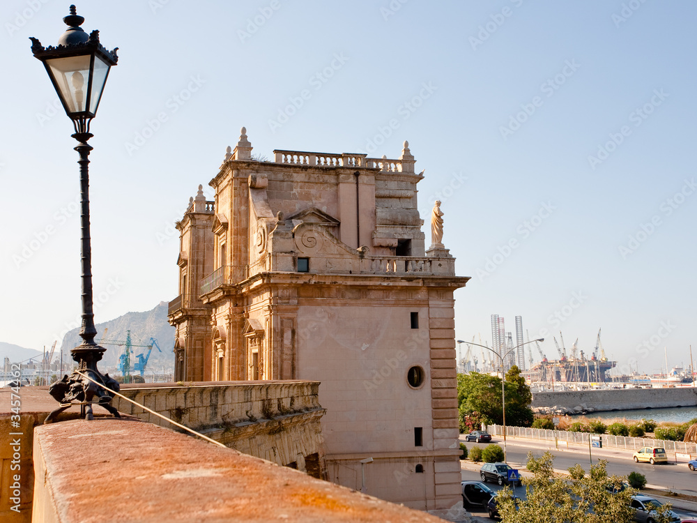 Porta Felice triumphal gateway in old port, Palermo, Sicily Porta Felice triumphal gateway in old port, Palermo, Sicily