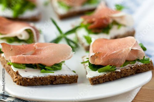 Canvas Print Prosciutto on pumpernickel
