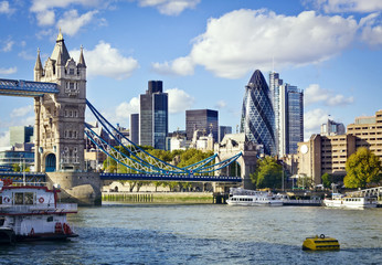 Wandcirkels Londen Skyline Londen gezien vanaf Theems  © QQ7